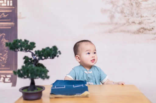 阳春满月宝宝放屁臭 阳春满月宝宝放屁臭